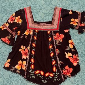 Anthropologie / Dakota Embroidered Square Neck Bell Sleeve Top Size Small